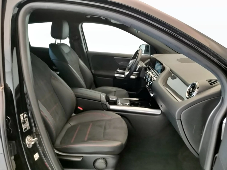 9 - Mercedes-Benz GLA 200 d Premium auto