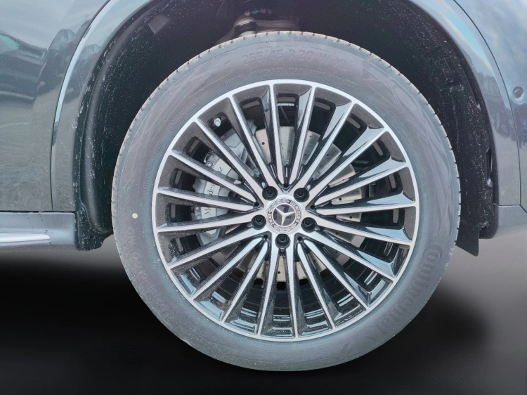 8 - Mercedes-Benz GLC 300 de 4MATIC