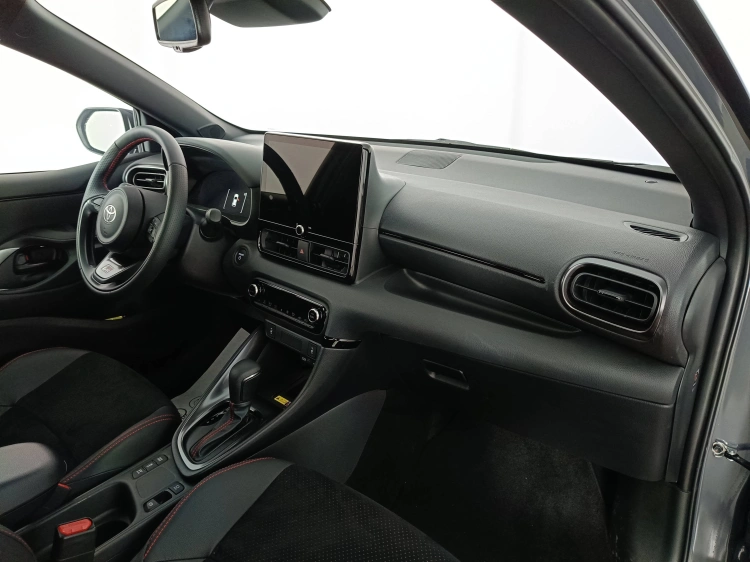 10 - Toyota Yaris YARIS 15H 130HP GRS MY25