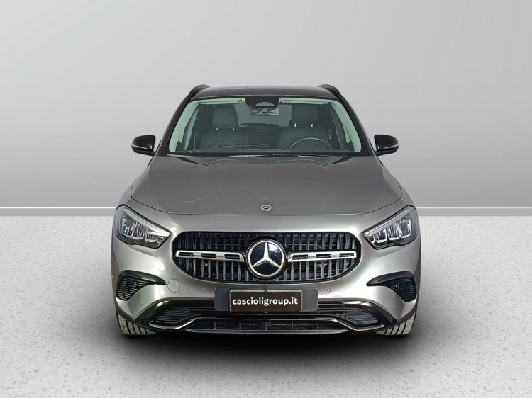 2 - Mercedes-Benz GLA 180 d Progressive Advanced Plus auto