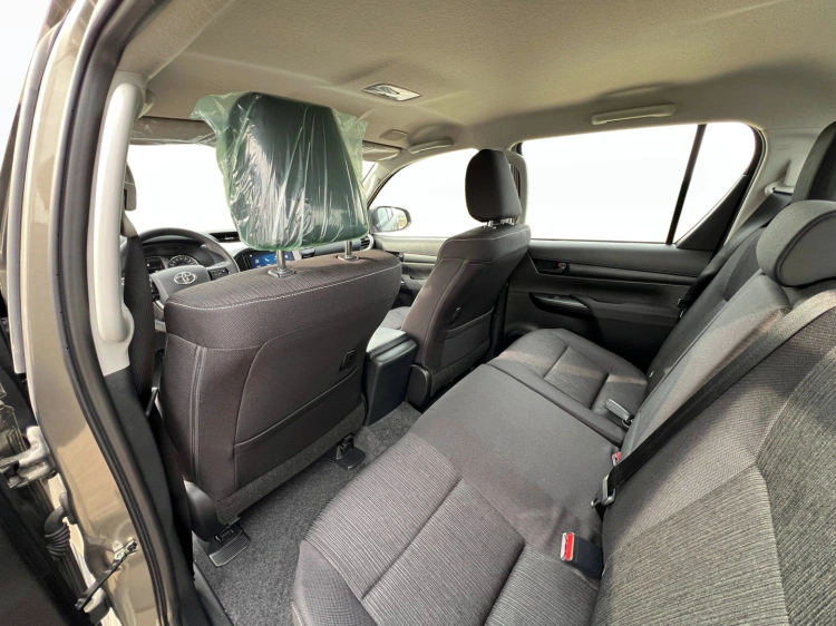 16 - Toyota Professional Hilux HILUX 2.4D A DC 4WD CMF MY24