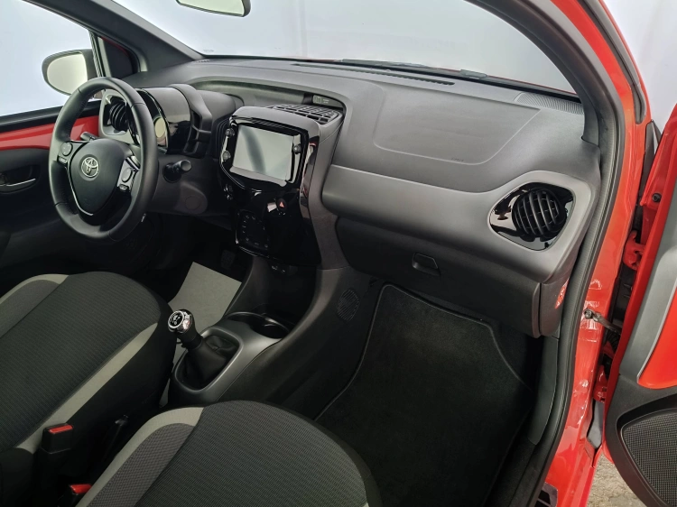 11 - Toyota Aygo Aygo 5p 1.0 x-play 72cv