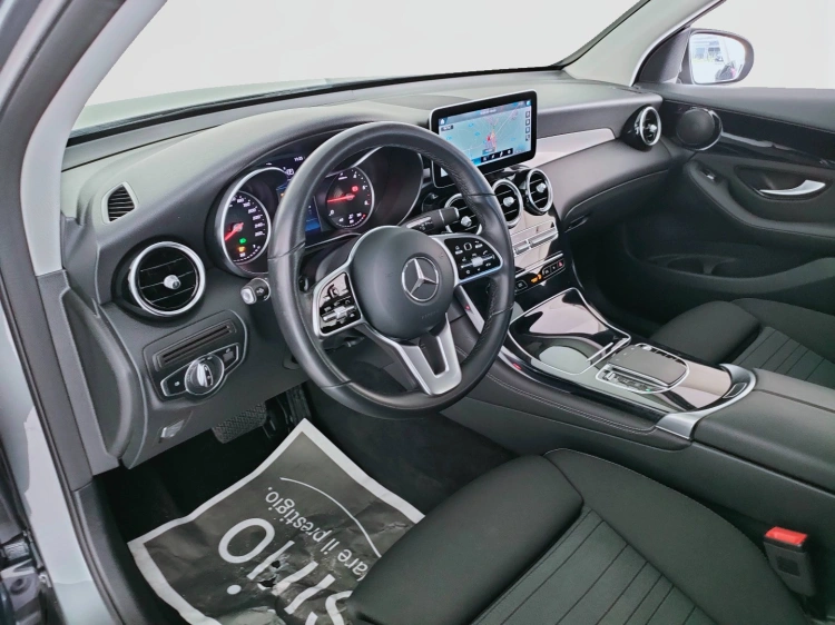 15 - Mercedes-Benz GLC 220 d Sport 4matic auto