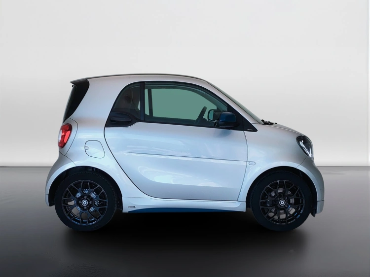 4 - smart fortwo Fortwo 0.9 t Urbanrunner 90cv twinamic