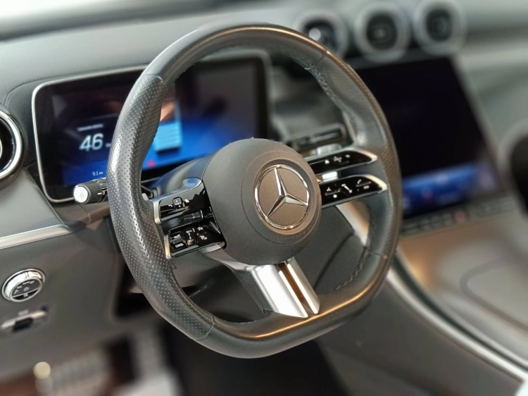 16 - Mercedes-Benz GLC 300 de phev AMG Line Premium 4matic auto