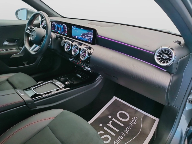 11 - Mercedes-Benz Classe A 250 e con tecnologia ibrida EQ