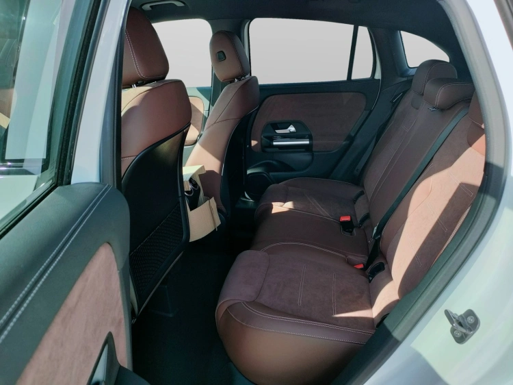 9 - Mercedes-Benz GLA 200 d automatic