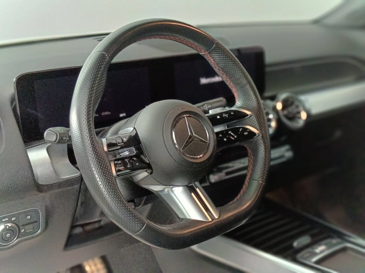 16 - Mercedes-Benz GLB 200 d AMG Line Advanced Plus auto