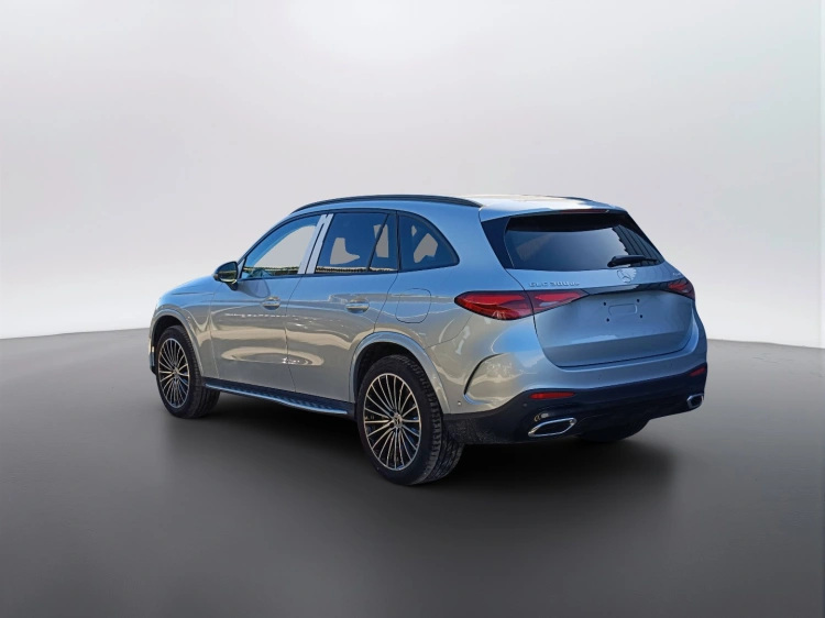 4 - Mercedes-Benz GLC 300 de 4MATIC