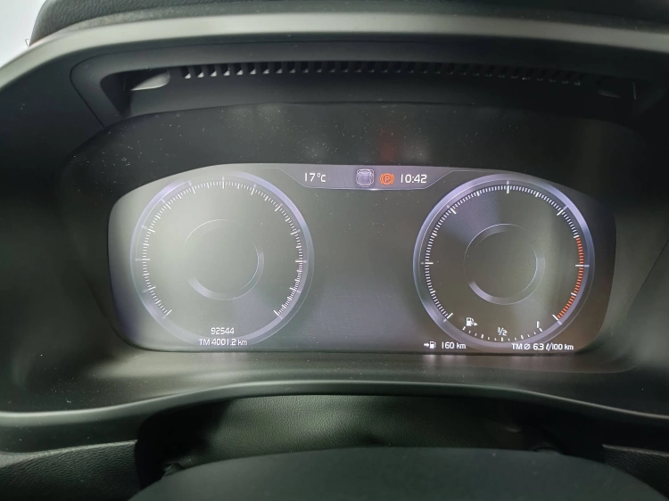 12 - Volvo XC40 XC40 2.0 d3