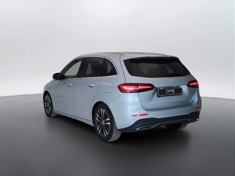 7 - Mercedes-Benz Classe B 180 d Street Edition auto