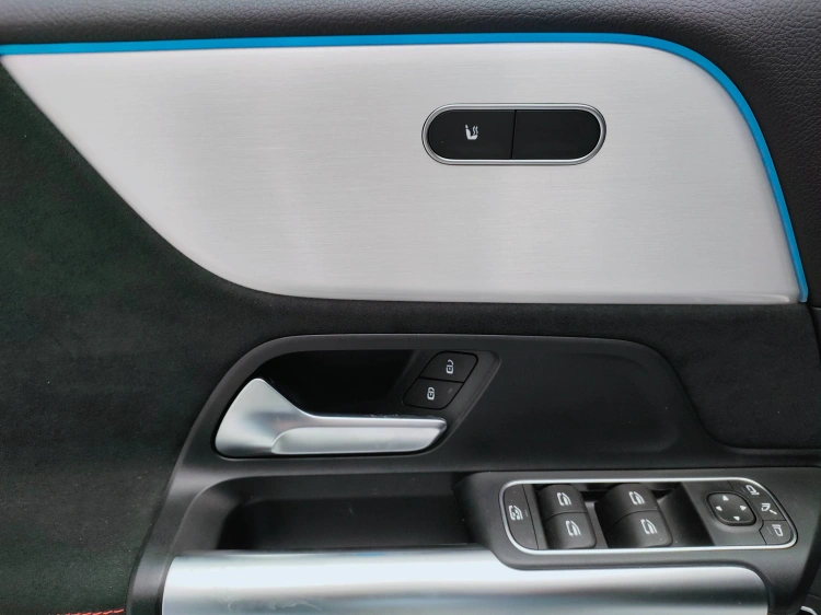 13 - Mercedes-Benz Classe B 180 d AMG Line Advanced Plus auto