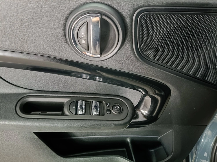 19 - MINI Countryman Mini Countryman 1.5 Cooper Essential auto