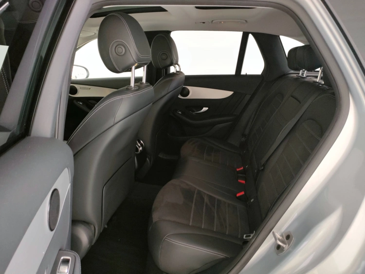 11 - Mercedes-Benz GLC 220 d Premium 4matic auto