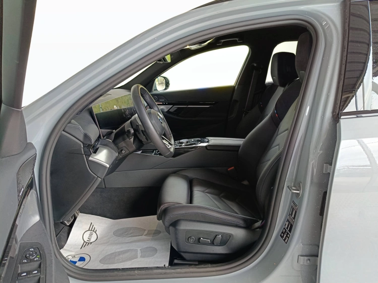 8 - BMW Serie 5 520d Touring 48V xdrive MSport auto