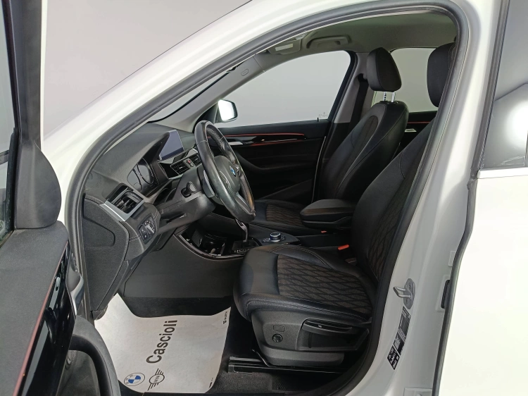 8 - BMW X1 X1 xdrive18d xLine Plus auto