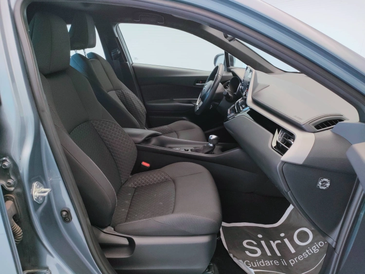 13 - Toyota C-HR C-HR 1.8h Active e-cvt
