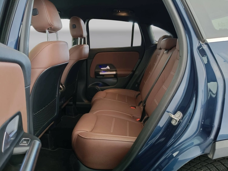 9 - Mercedes-Benz GLA 200 d Premium auto
