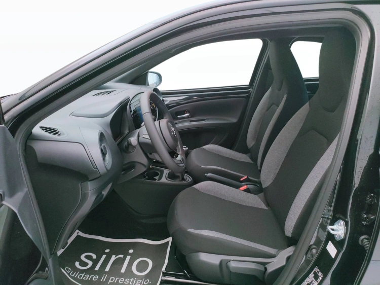 12 - Toyota Aygo X AYGO X 10B MT ACTIVE MY24