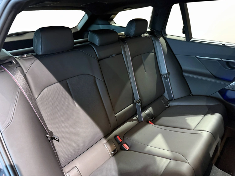 21 - BMW M M5 M5 Touring