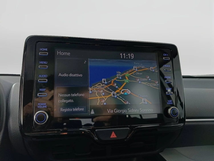 13 - Toyota Yaris Cross Yaris Cross 1.5h Business fwd 116cv e-cvt