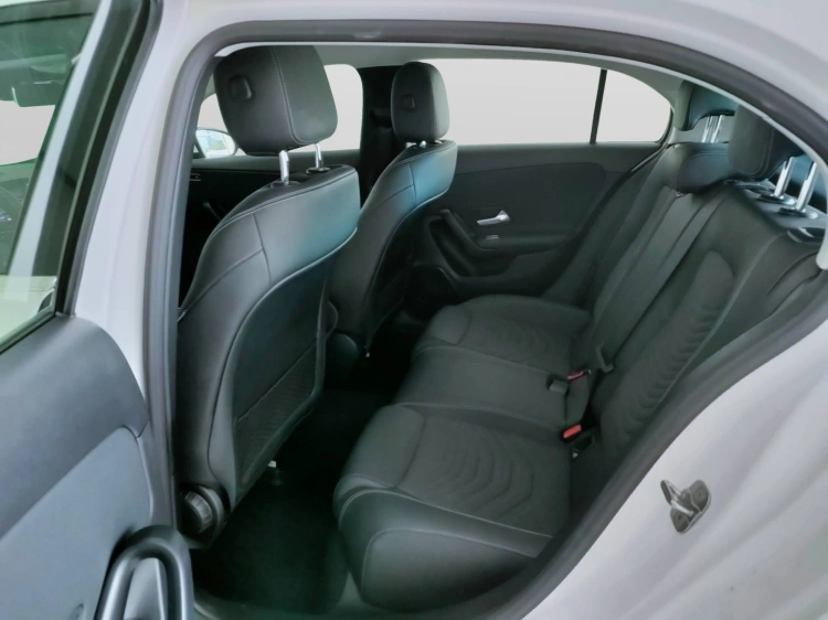 12 - Mercedes-Benz Classe A 180 d Advanced auto