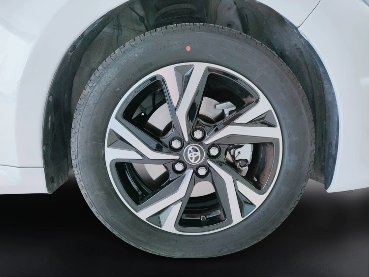 9 - Toyota Yaris Yaris 1.5h Trend