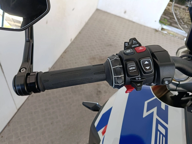 8 - BMW Motorrad R R 1250 R