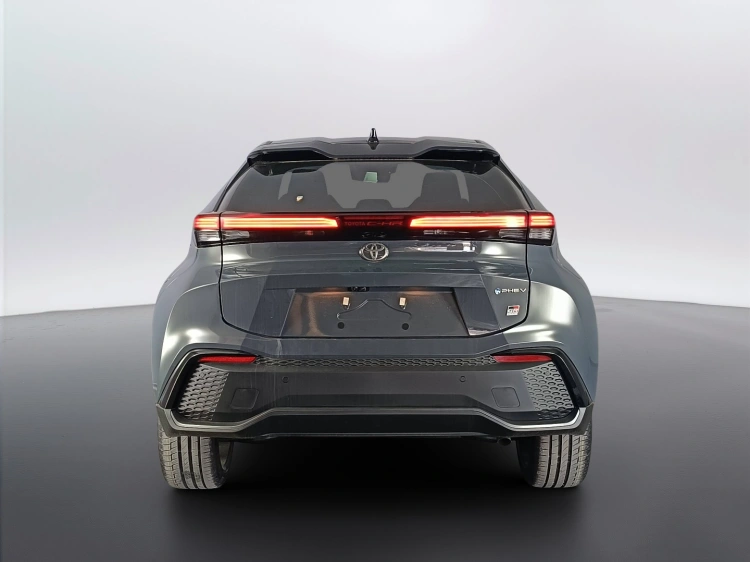 5 - Toyota C-HR C-HR 2.0 PHEV FWD    GR SPORT