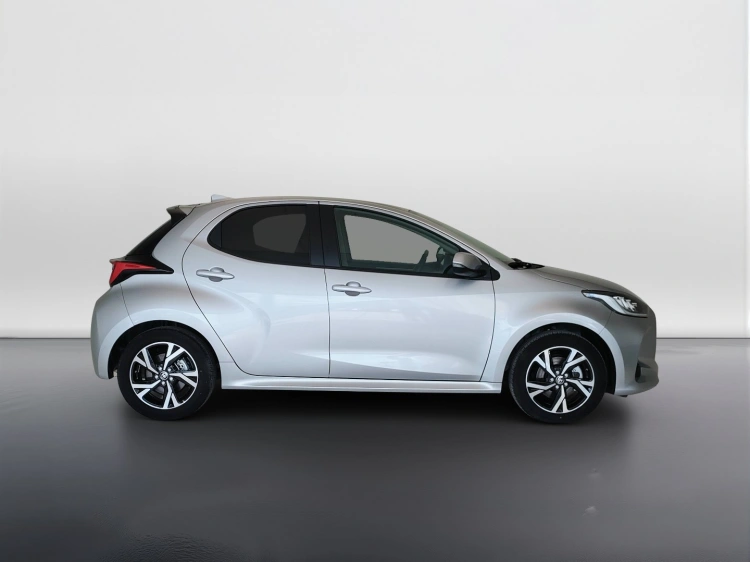 4 - Toyota Yaris Yaris 1.5h Trend