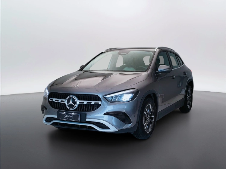 1 - Mercedes-Benz GLA 180 d Advanced auto