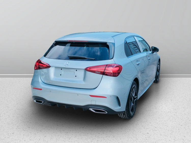 6 - Mercedes-Benz Classe A 180 d Automatic