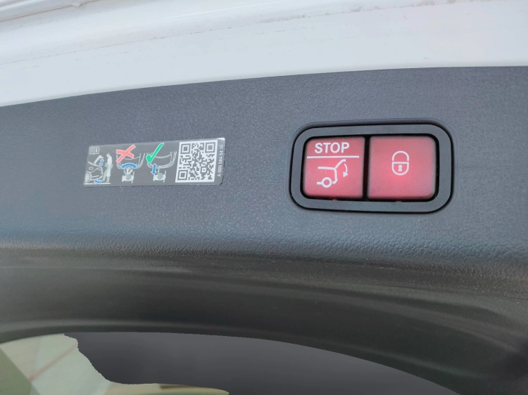 9 - Mercedes-Benz GLC 400 e phev AMG Line Premium Plus 4matic auto