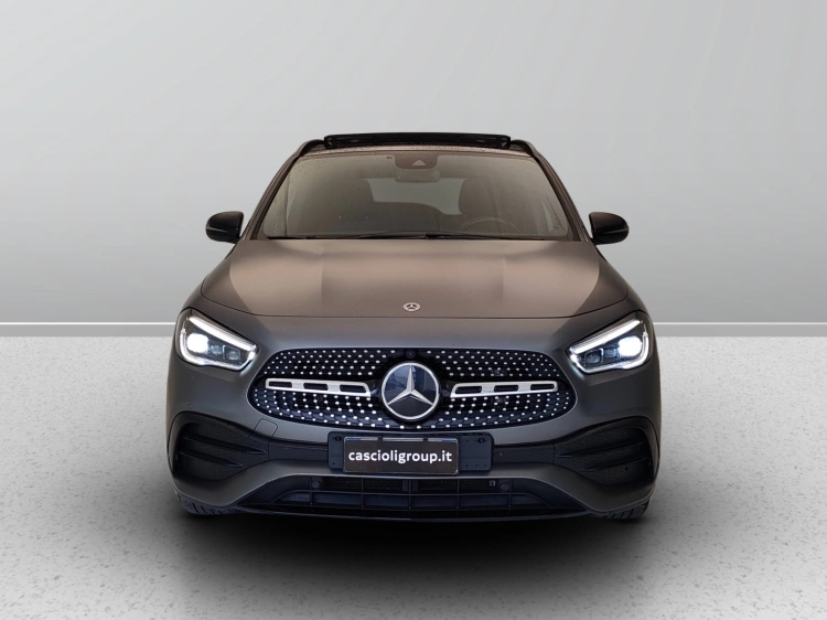 2 - Mercedes-Benz GLA 200 d Premium 4matic auto