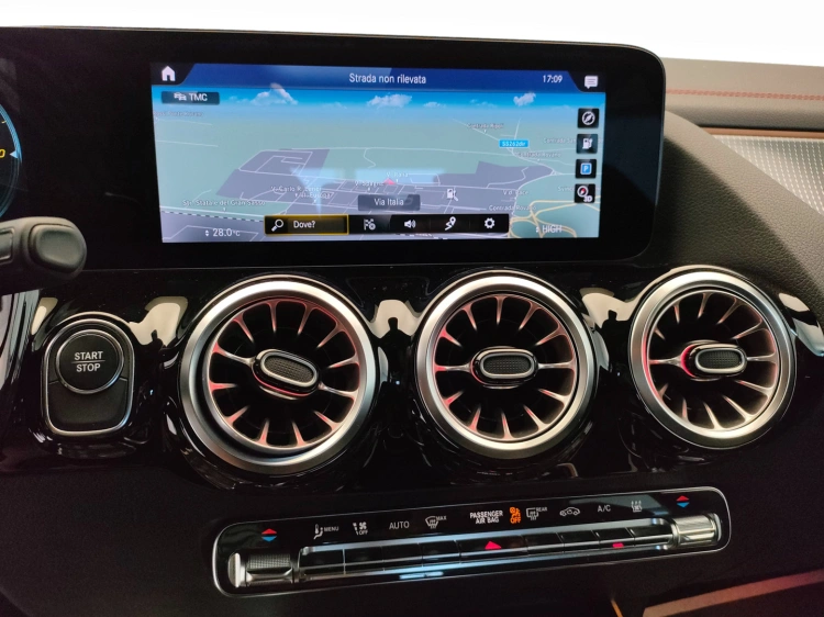 11 - Mercedes-Benz EQA 250 Premium