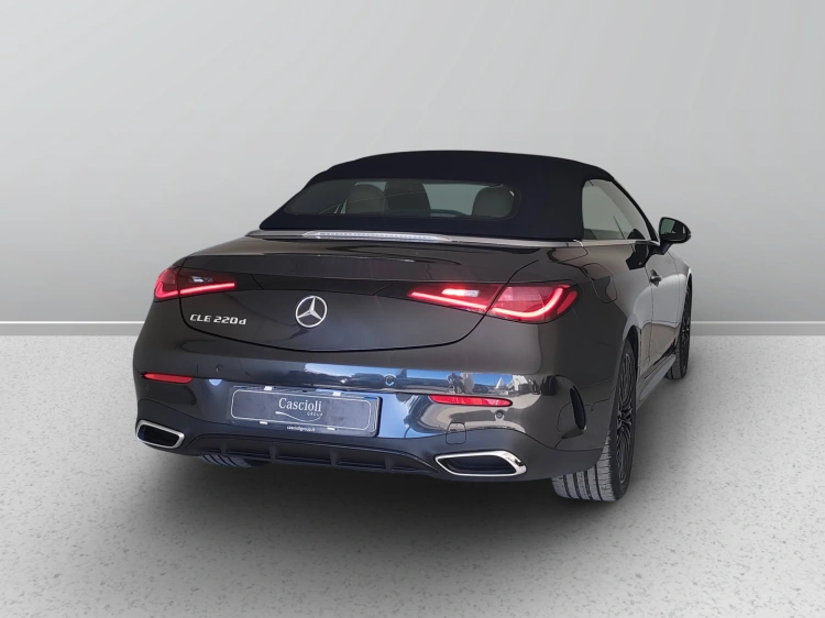 6 - Mercedes-Benz CLE Cabrio 220 d AMG Line Advanced auto