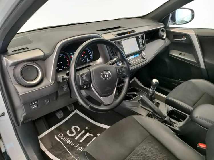 13 - Toyota RAV4 Rav4 2.0 d-4d Lounge 2wd mt my17