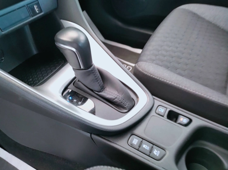 16 - Toyota Yaris Yaris 1.5h Trend