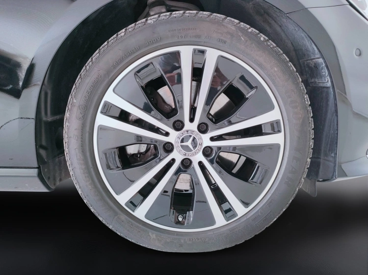 10 - Mercedes-Benz Classe E 220 d Business Sport 4matic auto my20