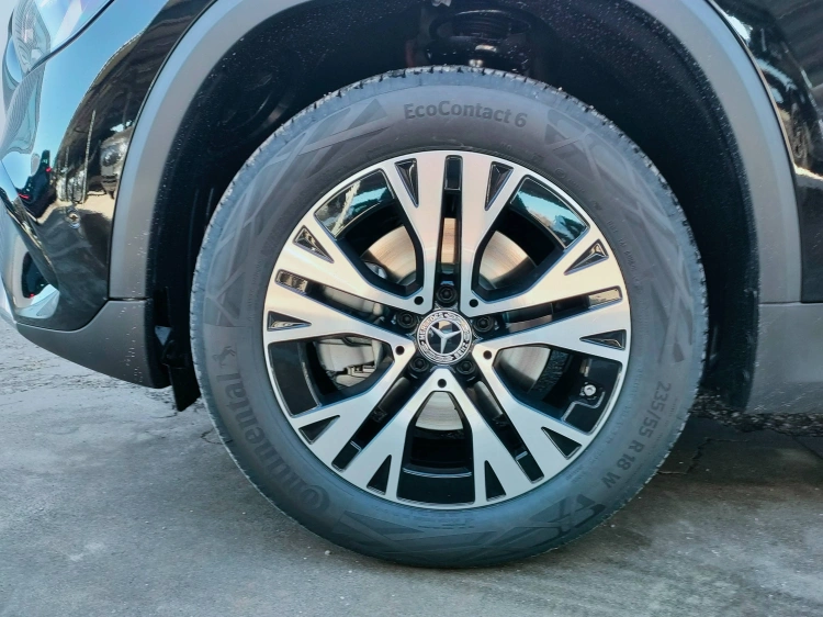 7 - Mercedes-Benz GLA 200 d automatic