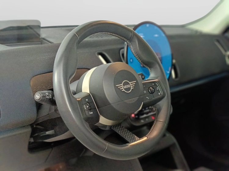 16 - MINI Countryman Mini Countryman 2.0 48V D Classic auto