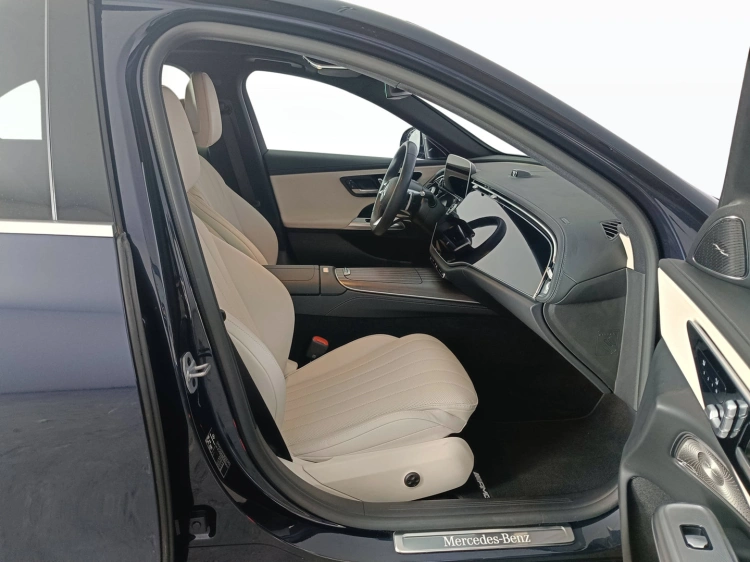 12 - Mercedes-Benz Classe E 220 d AMG Line Premium auto