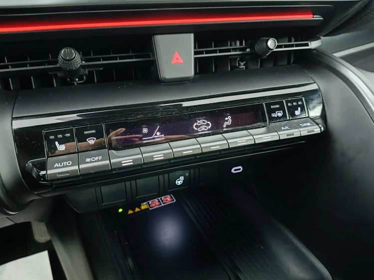 16 - Toyota C-HR C-HR 2.0 phev GR Sport fwd e-cvt