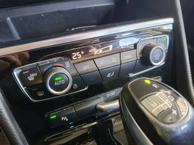 15 - BMW Serie 2 218d Active Tourer Sport auto