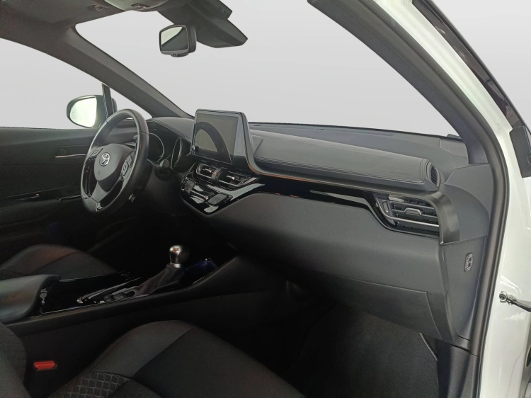 10 - Toyota C-HR C-HR 2.0h Trend e-cvt