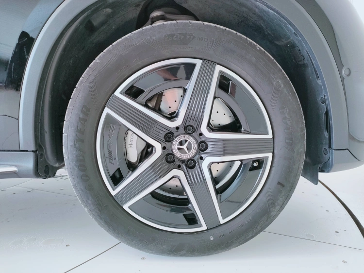 8 - Mercedes-Benz GLC 220 d AMG Advanced Plus 4matic auto