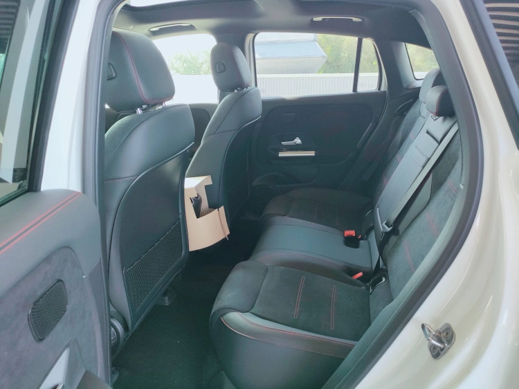 12 - Mercedes-Benz EQA 250+