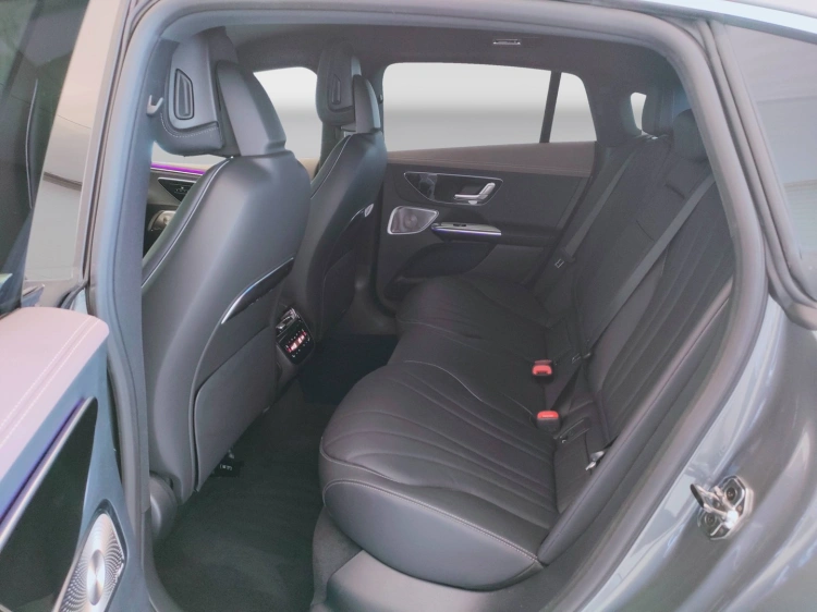 13 - Mercedes-Benz EQE 350 Premium Extra 4matic