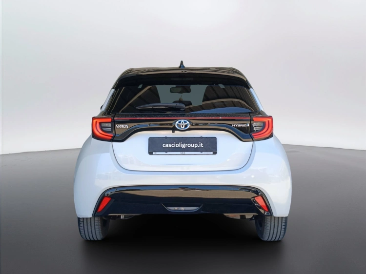 4 - Toyota Yaris Yaris 1.5h Style