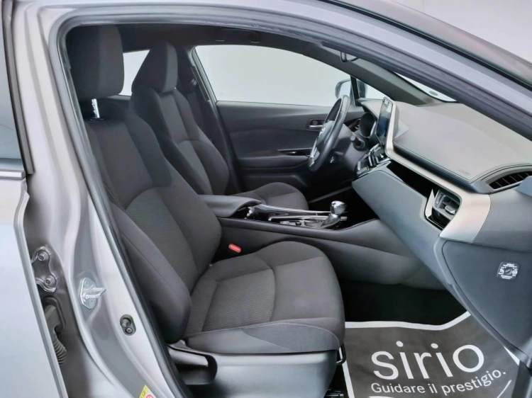 13 - Toyota C-HR C-HR 1.8h Trend 2wd e-cvt